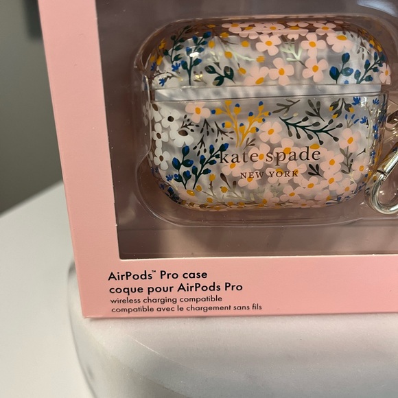 ♠️ Kate Spade New York Air Pods Pro Floral Case - Picture 5 of 8